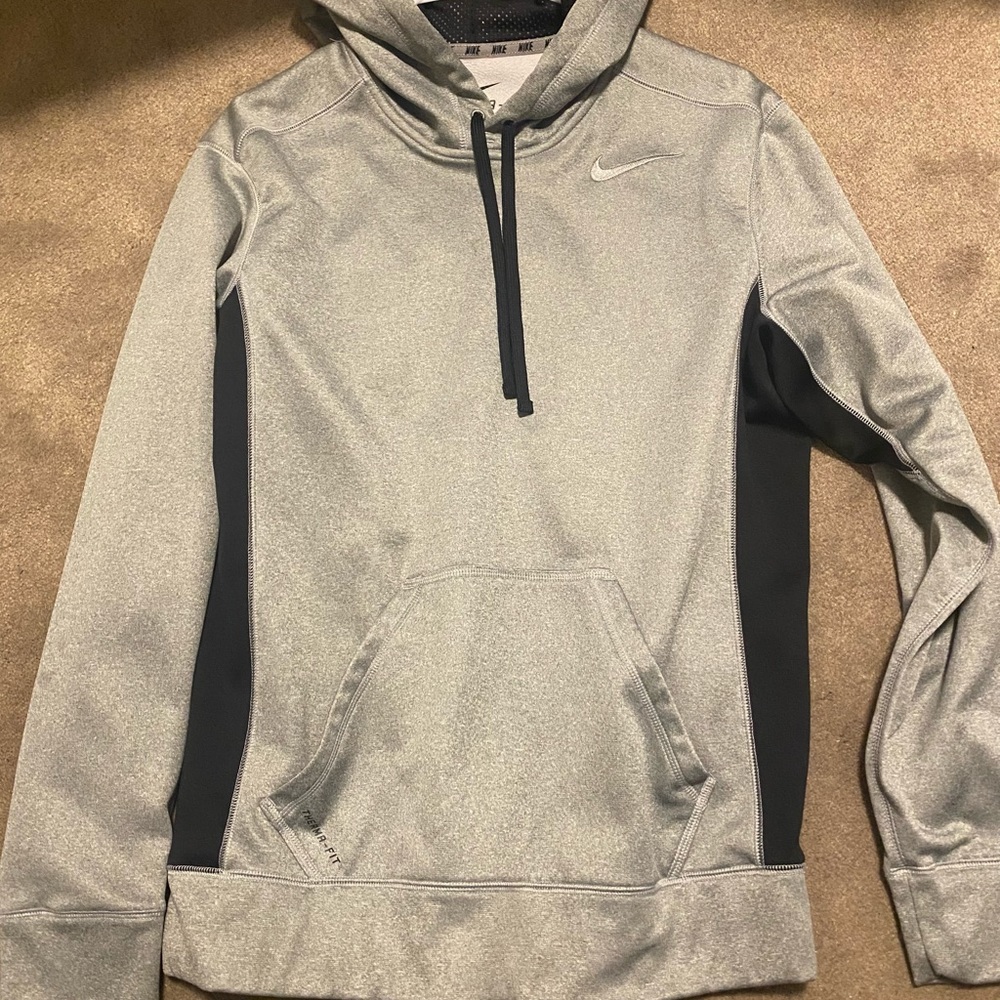 Nike Therma Fit Hoodie Sz. S - Barley Worn!
